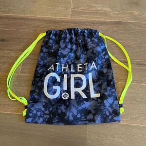 Athleta Girl Drawstring Bag tie dye blue w white lettering & neon yellow straps